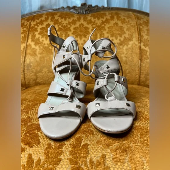 Vince Camuto chunky open toed heels with gold studs Size 6 1/2 - Picture 2 of 8